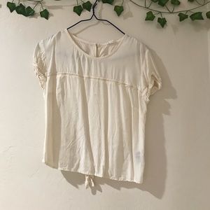 Detailed cream shirt